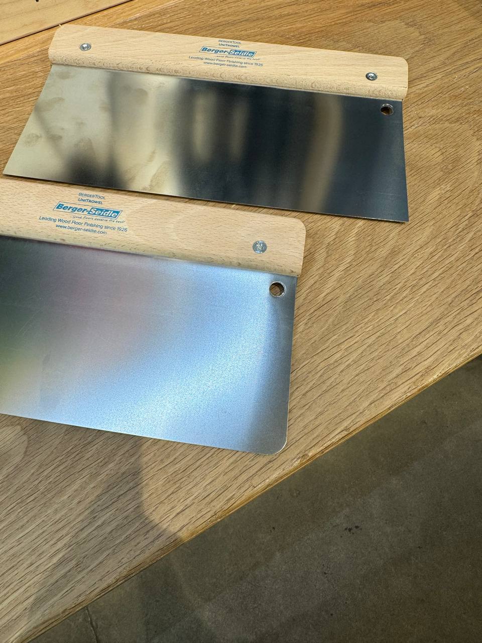 Шпатель BergerTool AquaSeal Spachtel для нанесения лаков, грунтовок и масел 27 см